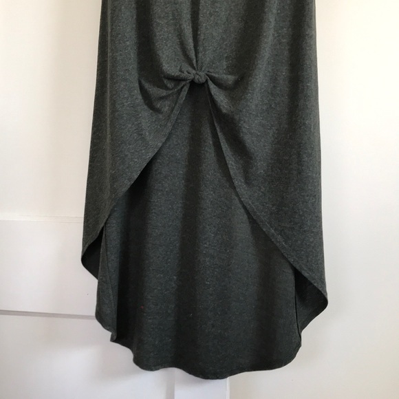 Green high low t shirt. - Picture 2 of 3